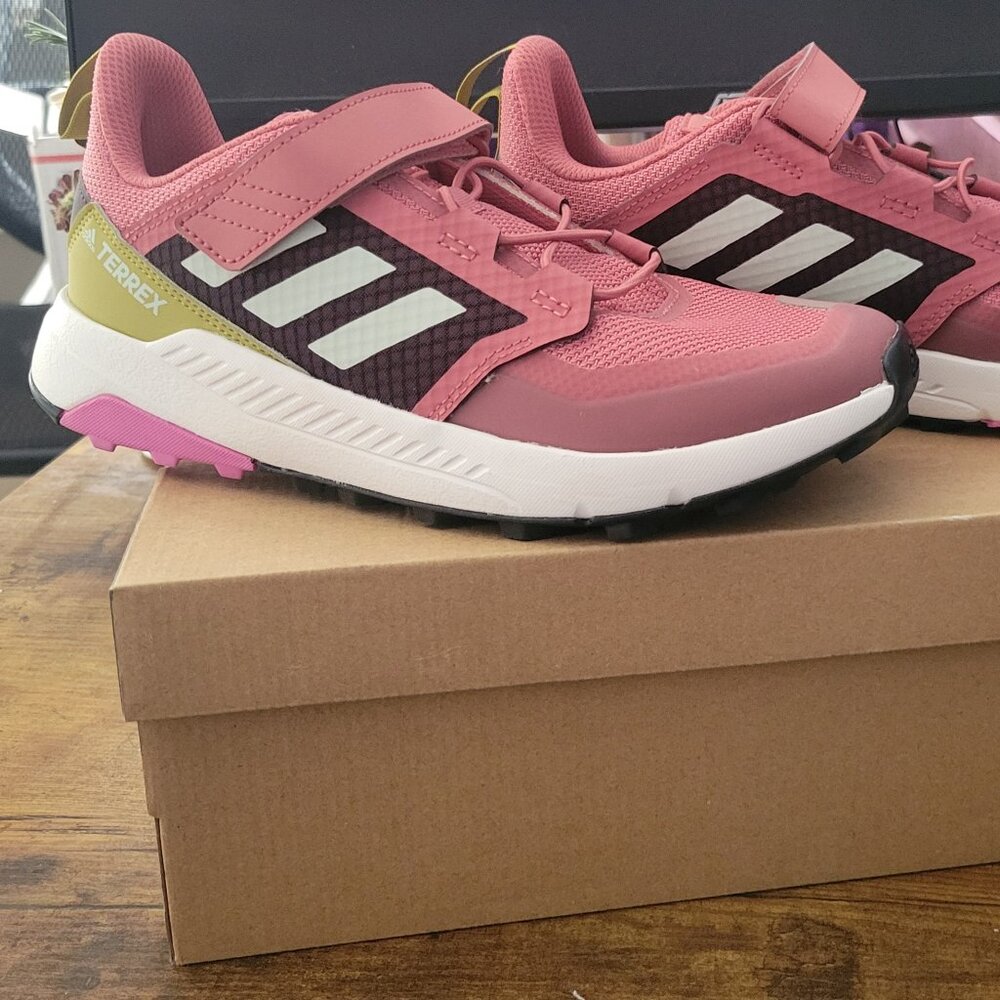 Adidas Terrex Trailmaker Hiking Shoes (pink) - Size 6 Kids